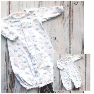 Kissy kissy convertible gown/romper NB